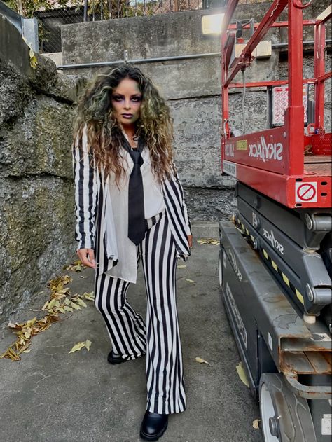 Beetlejuice Halloween costume Plus Size Beetlejuice Costume, Beetle Juice Girl Costume, Beetlejuice Aesthetic Outfit, Girl Beetlejuice Costume, Beetle Juice Costume Female, Beetlejuice Photoshoot, Beetlejuice Costume Female, Beetlejuice Inspired Outfit, Female Beetlejuice Costume