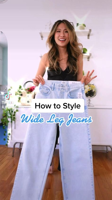 Baggy Jeans Outfit Women Aesthetic, How To Style Ripped Mom Jeans, Ways To Style High Waisted Jeans, Outfit Ideas With Straight Jeans, Aesthetic Wide Leg Jeans Outfit, How To Dress Baggy Jeans, Baggy Jeans Office Outfit, Wide Leg Jeans Styling Ideas, Baggy Jeans Outfit Work