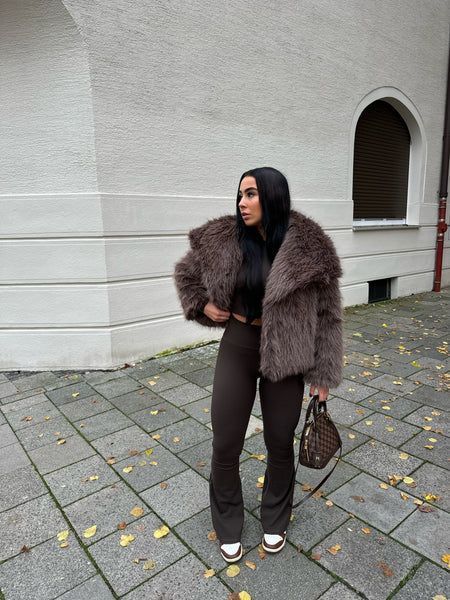 Brown Fur Jacket Outfit, Brown Faux Fur Coat Outfit, Long Fur Coat Outfit, Brown Fur Coat Outfit, Fur Coat Cropped, Faux Fur Coat Outfit, Brown Coat Outfit, Faux Fur Coats Outfit, Fur Coat Brown