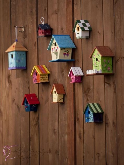 Birdhouses photography Creative Birdhouses, Unique Birdhouses, Bird Houses Ideas Diy, Garden Birdhouses, Bird House Feeder, House Wall Design, Wooden Bird Houses, Bird House Kits, Bird Houses Painted