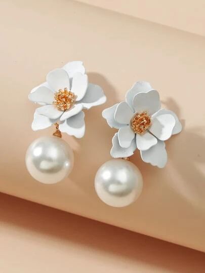 Flower Drop Earrings | SHEIN EUR White Flower Earrings, Pearl Bridesmaid Jewelry, Earrings Shein, Beach Jewelry Boho, White Flower Earring, Bridal Jewelry Necklace, Bridesmaid Pearls, Pearl Jewelry Wedding, Floral Studs