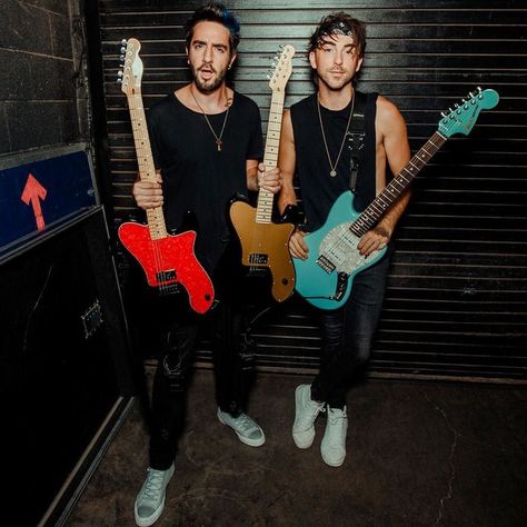 Jack Barakat and Alex Gaskarth Jack Barakat And Alex Gaskarth, Alex Gaskarth And Jack Barakat, Last Young Renegade, Zack Merrick, Alex Gaskarth, Jack Barakat, Halestorm, Kellin Quinn, All Time Low