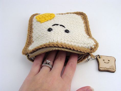 Love Crafts, Crochet Coin Purse, Crochet Case, Funny Decor, Best Crafts, Pola Amigurumi, Crochet Pouch, Crochet Food, Kawaii Crochet