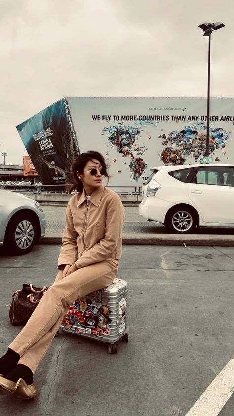 Peggy Gou Wallpaper, Peggy Gou Aesthetic, Andro Style, Peggy Gou, Rihanna Style, V Cute, Personal Style Inspiration, Photography Poses For Men, Instagram Photo Inspiration