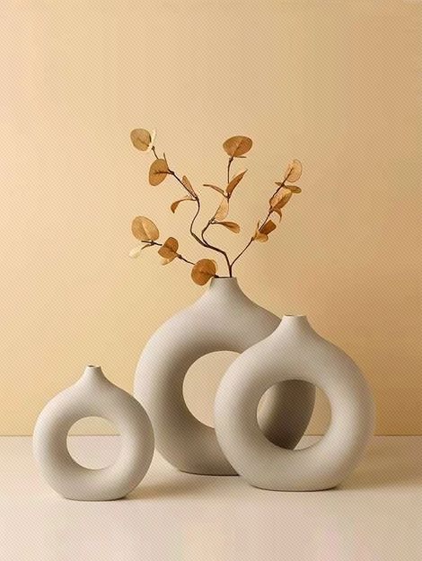 Matte Vases, Cabana Decor, Formy Silikonowe, White Ceramic Vases, Stylish Living Room, Porcelain Flowers, Vase Centerpieces, Keramik Vase, Home Decor Vases