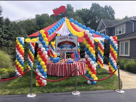 Carnival Themed Birthday Party, Circus Birthday Party Decorations, Ideas Para Decorar Una Fiesta, Carnival Party Decorations, Circus Birthday Party Theme, Theme Carnaval, Carnival Birthday Party Theme, Circus Carnival Party, Carnival Decorations