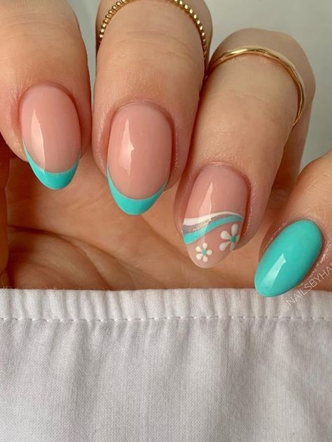 short turquoise French tips with swirls Vacation Nails Turquoise, Summer Gel Nails Round, Teal Summer Nails Turquoise, Teal French Nails, Turquoise Almond Nails, Teal Nails Short, Short Teal Nails, Summer Nails Teal, Aruba Nails