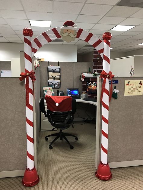 Cubical decoration Christmas Cube Decorations, Office Christmas Decorations Cubicles, Office Xmas Decorations, Holiday Office Decor, Christmas Desk Decorations, Christmas Cubicle Decorations, Christmas Arch, Candy Land Christmas Door, Candy Land Christmas Decorations