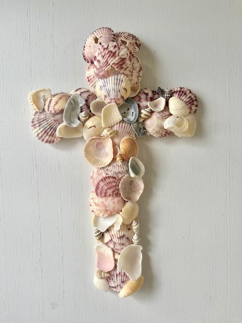 Crafts With Shells, Seashell Cross, Sea Shell Art, Shell Cross, Beach Room Decor, Beach Themed Crafts, Coastal Crafts, Cross Wall Art, Seashell Projects