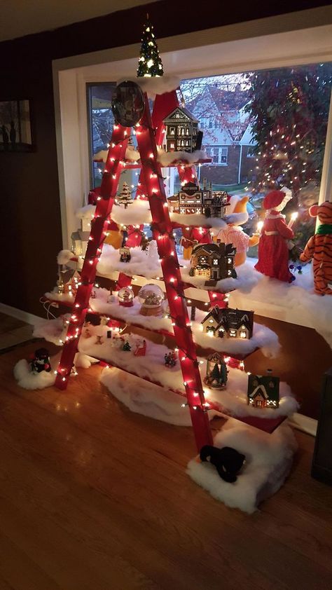 Christmas Tree Ladder, Ladder Christmas Tree, Christmas Tree Village, Village Ideas, Christmas Window Decorations, Alternative Christmas Tree, Christmas Village Display, Unique Christmas Decorations, Unique Christmas Trees