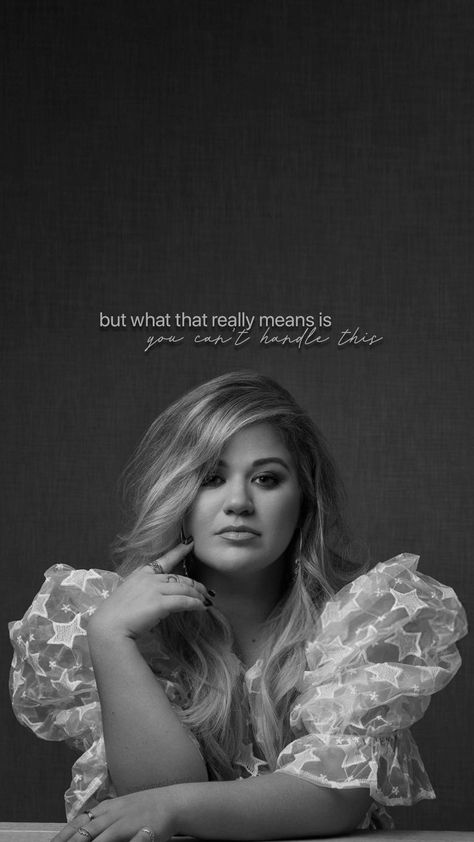 Kelly Clarkson Wallpaper/Lockscreen Vintage Outfits Aesthetic, Aesthetic Vintage Outfits, Aesthetic Wallpaper Lockscreen, Female Songs, Magical Women, Plus Size Art, Aesthetic Lockscreen, Winter Outfits Aesthetic, Art Outfit