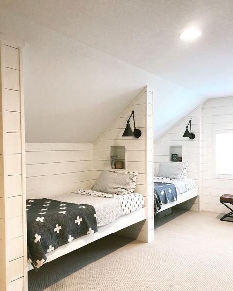 Attic Bunks, Slanted Roof Bedroom, Bedroom Sloped Ceiling, Small Attic Room, Bunk Room Ideas, Attic Bed, Windows To The Soul, Attic Bedroom Designs, Bunk Beds Built In