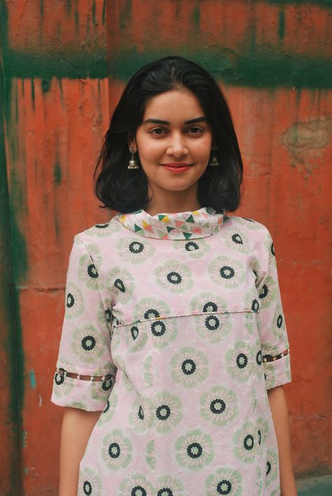 Short Hair Kurta Look, Modern Short Hair, Astro Songs, Layered Haircuts Shoulder Length, Kurta Patterns, Pattern Store, Layered Haircuts, Casual Style Outfits, Hair Designs