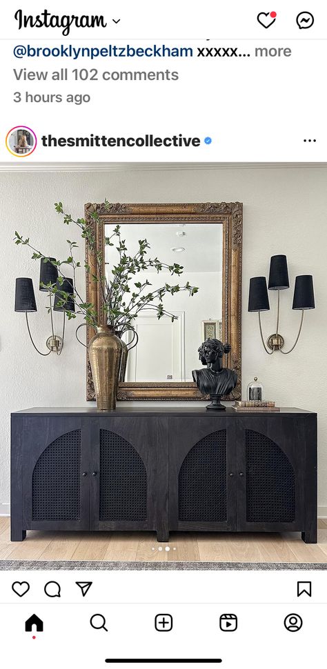 Small Entryway Table, Dining Room Furniture Design, Home Entryway, Moody Vintage, Sideboard Decor, Entryway Table Decor, Dinning Room Design, Lets Stay Home, Black Sideboard