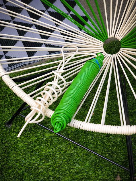 How to Restring an Acapulco Chair — Mid Century Modern Interior Designer - Portfolio Acapulco Chair Diy, Acapulco Chair Outdoor, Rope Chair Diy, Mid Century Modern Outdoor Furniture, Patio Chairs Makeover, Macrame Chairs, Chair Mid Century, Wabi Sabi Interior, Acapulco Chair