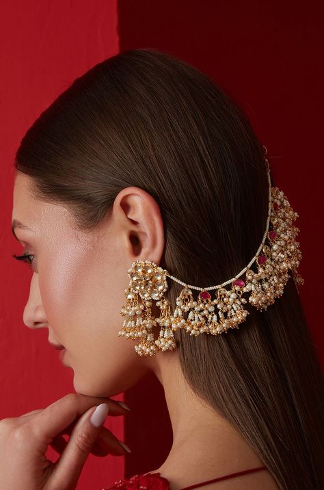 Golden Earrings Indian, Neck Pics, Haldi Jewellery, Wedding Hairs, Hindu Jewelry, Hair Chain, Indian Wedding Jewelry Sets, Bridal Jewelery, Silver Jewelry Accessories