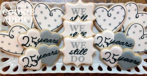 Wedding Anniversary Decorations Diy, 25th Anniversary Party Decorations, Lisa Cake, Custom Wedding Cookies, 25th Wedding Anniversary Decorations, 25th Wedding Anniversary Party, Anniversary Cookies, Engagement Cookies, 25th Anniversary Party