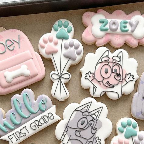 Bluey Bingo Cookies, Bluey Royal Icing Cookie, Bluey Sugar Cookies Ideas, Bluey Decorated Sugar Cookies, Bluey Cookies Birthday, Bluey Sugar Cookie, Bluey Cookies For Girl, Bluey Cookies Decorated, Bluey Cookie