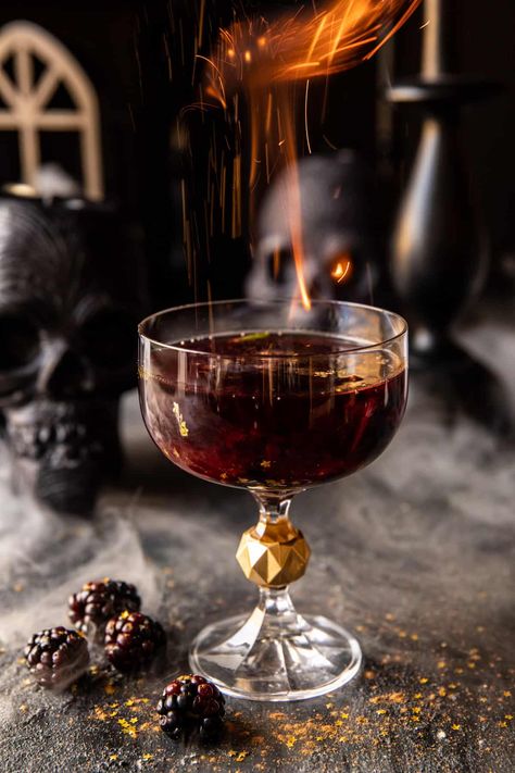 The Goblet of Fire: the perfect simple moody drink to serve up this Halloween…or anytime you’re in need of a good Harry Potter cocktail! Dark Cocktails, Flaming Cocktails, Easy Halloween Cocktails, Harry Potter Cocktails, Cocktails Aesthetic, Harry Potter Drinks, Cocktail Aesthetic, Gothic Valentine, Wine Halloween