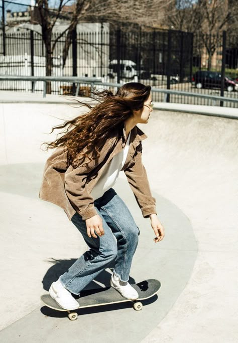 Rachelle Vinberg, Look Hip Hop, Skater Girl Aesthetic, Surfergirl Style, Skateboarding Aesthetic, Skater Girl Style, Skate Vibes, Looks Hip Hop, Skate Aesthetic