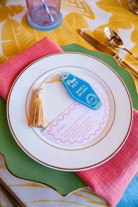 Palm Springs Meets Summer Baby in California - Inspired By This Acrylic Place Setting, Table Ideas Wedding, Linens For Wedding, Champagne Gummy Bears, Palm Springs Party, Vintage Palm Springs, Wedding Table Ideas, Table Centerpieces Wedding, Elegant Wedding Decor