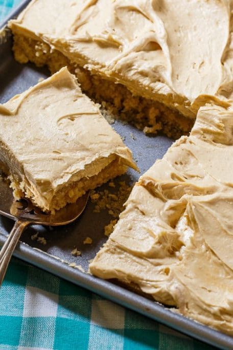 Peanut Butter Sheet Cake, Spicy Southern Kitchen, Pudding Chia, Pumpkin Sheet Cake, Potluck Desserts, Quick Cake, Chocolate Sheet Cake, Southern Kitchen, Peanut Butter Cake