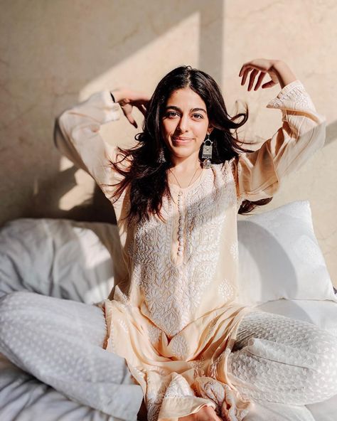 Alaya F, Lucknowi Kurta, Jhanvi Kapoor, Kurta Women, Kurta Style, Casual Indian Fashion, Traditional Indian Outfits, Kurta Designs Women, Ethnic Outfits