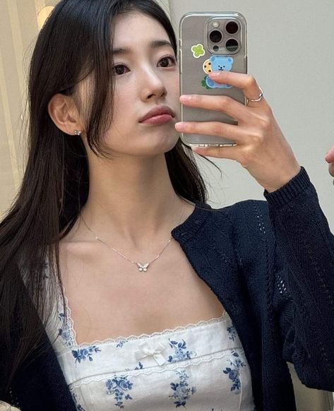 Suzy Bae Instagram, Bae Suzy Selfie, Bae Suzy Hair, Bae Suzy Selca, Bae Suzy Girlfriend Material, Bae Suzy Aesthetic, Suzy Fashion, Suzy Instagram, Suzy Bae