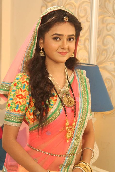 Rajasthani Wedding, Tejaswi Prakash, Helly Shah, Indian Tv Actress, Asian Culture, Mangalsutra Designs, Indian Makeup, Innovative Fashion, Indian Designer Wear