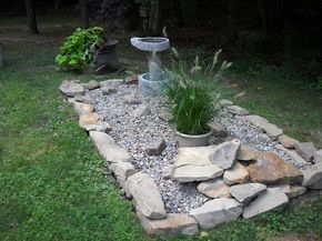 disguise for septic system...for mom & dad Septic Mound Landscaping, Septic Tank Covers, Septic System, Septic Tank, Cover Ideas, Back Gardens, Shade Garden, Rock Garden, Outdoor Projects