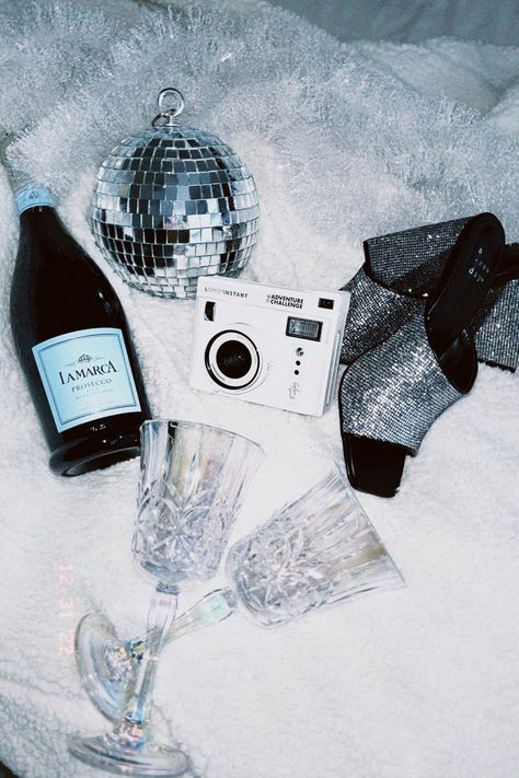 Photo of props and must haves for a NYE party / photoshoot New Years Eve Photography, New Years Branding Photos, New Years Product Photography, New Years Photoshoot Ideas, New Years Eve Aesthetic, New Years Photoshoot, Nye 2025, New Year Photoshoot, Team Branding