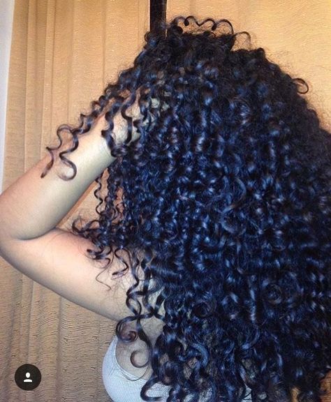 Long Natural Curly Hair, Dyed Curly Hair, Curly Hair Care Routine, Curly Hair Photos, Naturally Curly Hair, Big Curly Hair, Hairstyle Tutorials, Colored Curly Hair, Beautiful Curly Hair