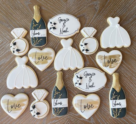 Gold And Black Bridal Shower Ideas, Bridal Shower Black And Gold Decorations, White And Gold Bridal Shower Theme, Black Gold Bridal Shower Decor, Black White Gold Wedding Cookies, Bridal Shower Cookies Black And White, White And Gold Bachelorette Party Decor, Bridal Shower Black And Gold, Black White Gold Bridal Shower Decor