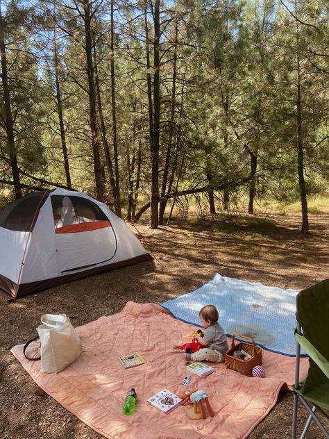 Outdoor Family Aesthetic, Hiking With Kids Aesthetic, Travel With Baby Aesthetic, Vision Board With Kids, Family Activities Aesthetic, Nature Mom Aesthetic, Granola Family Aesthetic, Family Camping Aesthetic, Dream Life Family