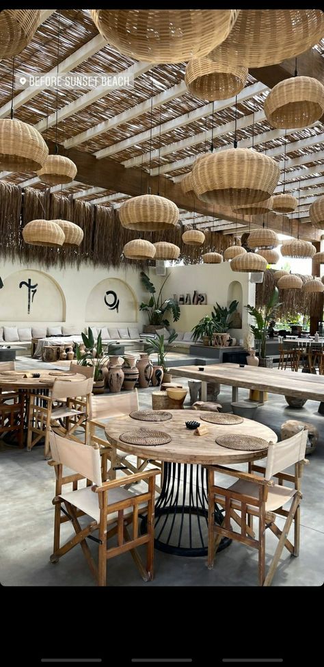 Bali Style Cafe Interior Design, Caribbean Restaurant Decor, Bali Style Restaurant, Bali Restaurant Design, Boho Restaurant Interior Design, Boho Cafe Interior, Bohemian Style Restaurant, Boho Style Restaurant, Boho Architecture