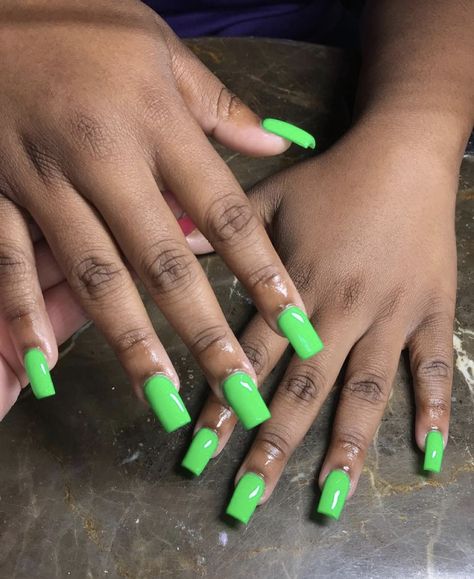 Baddie Short Acrylic Nails Green, Green Cute Nails Acrylic, Plain Green Acrylic Nails, Lime Green Nails Black Women, Short Acrylic Nails Lime Green, Short Square Acrylic Nails Plain Color, Short Acrylic Nails Bright Colors, Lime Green Nails Square, Short Lime Green Acrylic Nails