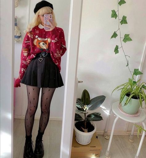 Winter Egirl Outfits, Alternative Christmas Outfit, Alt Christmas Outfits, Winter Outfits Kawaii, Platform Outfits, 80s Inspired Outfits, Outfits 70s, Egirl Outfits, Stylish Winter Outfits