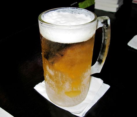 Cold Beer Aesthetic, Beer Drinking Images, Mug Of Beer, Downtown Providence, Draught Beer Photography, Ice Cold Beer, Draft Beer, Beer