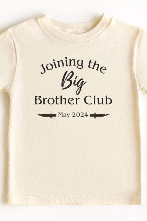 Let your son in on the surprise that he's going to be a big brother soon with this simple personalized shirt! Perfect as gifts for those soon to be big brothers, pregnancy announcements, and more! Soon To Be Big Brother, I'm Going To Be A Big Brother, Second Pregnancy Announcement, Big Brother Announcement Shirt, Second Pregnancy Announcements, Big Brother Announcement, Big Brother Gift, Promoted To Big Brother, Big Brothers