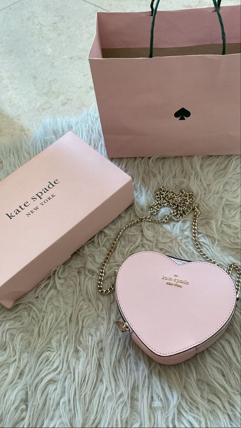 Kate Spade Bag Aesthetic, Presents For Valentines Day, Pink Cute Stuff, Bride Of Frankenstein Costume, Kate Spade Heart, Pretty Pink Princess, Luxury Bags Collection, Dream Bags, 16th Birthday Gifts