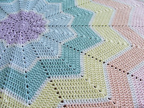 27 Ripple Star #Crochet Blankets! (Patterns and Inspiration Photos) 12 Point Star, Ripple Baby Blanket, Crochet Star Blanket, Deco Pastel, Star Baby Blanket, Ripple Afghan, Crochet Baby Blanket Free Pattern, Crocheted Blanket, Star Blanket