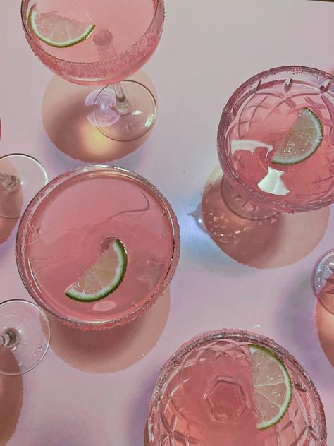 Birthday Cocktail Aesthetic, Pink Night Out Aesthetic, Soft Party Aesthetic, Pink Margarita Aesthetic, Sparkly Party Aesthetic, Pink Party Decorations Aesthetic, Birthday Party 22 Years, Barbie Party Aesthetic, Pink Cocktail Aesthetic