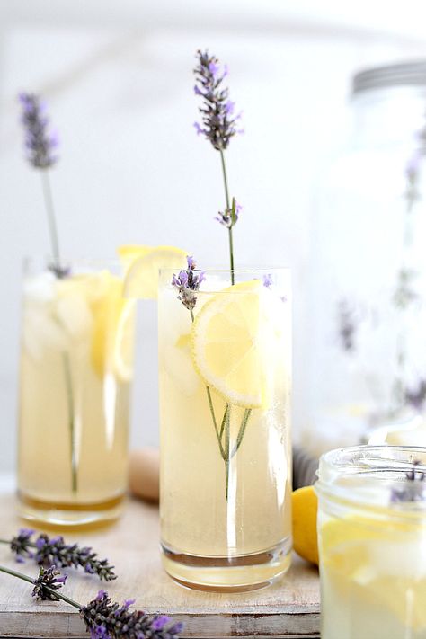 Lavender Lemonade | Delightful Mom Food | Healthy Gluten Free Recipes Picnic Drinks, Brunch Picnic, Pitcher Drinks, Light Drinks, Lavender Recipes, Lavender Lemonade, Fancy Drinks, Healthy Gluten Free Recipes, Lemonade Recipes