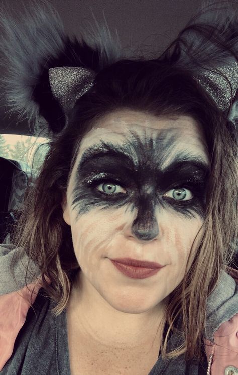 Raccoon Halloween Makeup Racoon Halloween Makeup, Racoon Eyes Makeup, Racoon Makeup, Raccoon Makeup, Fox Halloween Costume, Raccoon Face, Raccoon Halloween, Fox Halloween, Halloween 2024