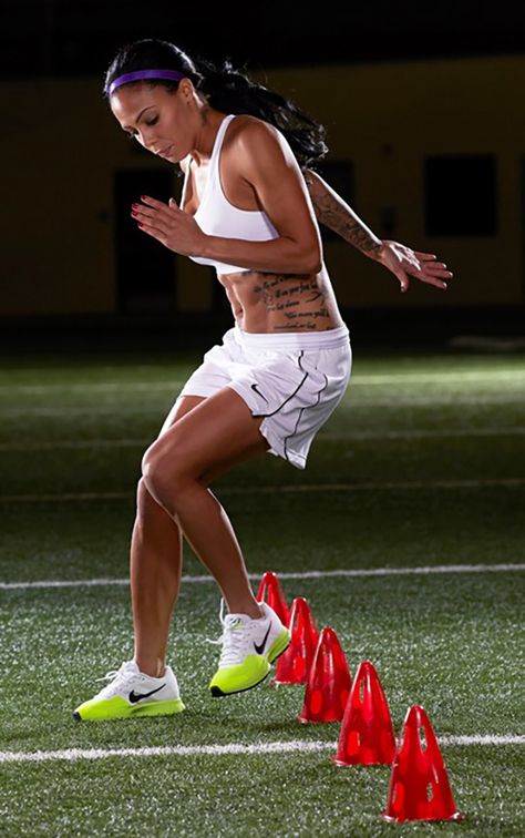 The Surprising Way 1 Soccer Star Mentally Preps For a Tough Workout Sydney Leroux, How To Motivate, Soccer Star, Soccer Workouts, Usa Soccer Women, Women’s Soccer, Soccer Drills, Soccer Tips, Soccer Life