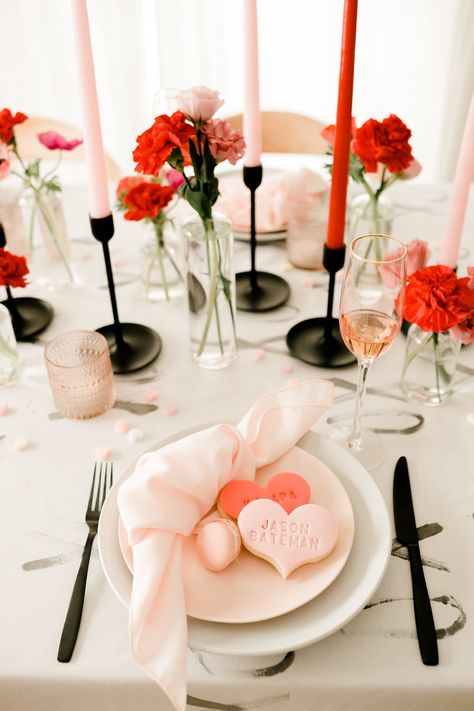 Valentine S Day Food, Dreamy Valentines Aesthetic, Bridal Shower Themes Valentines Day, Simple Valentines Party Decor, Fancy Galentines Party, Valentine’s Day Party Themes, February Theme Party, Valentines Party Centerpieces, Valentines Wedding Decor