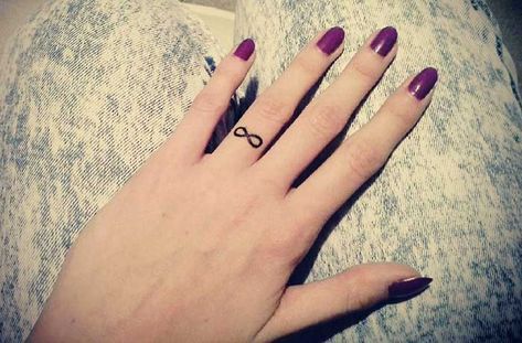 31 Tiny Finger Tattoos That Scream Of Big Things Infinity Finger Tattoos For Women, Infinity Tattoo On Finger, Infinity Finger Tattoos, Diamond Finger Tattoo, Pics Editing, Girl Finger Tattoos, Girly Tattoo, Tiny Finger Tattoos, Infinity Tattoo Designs