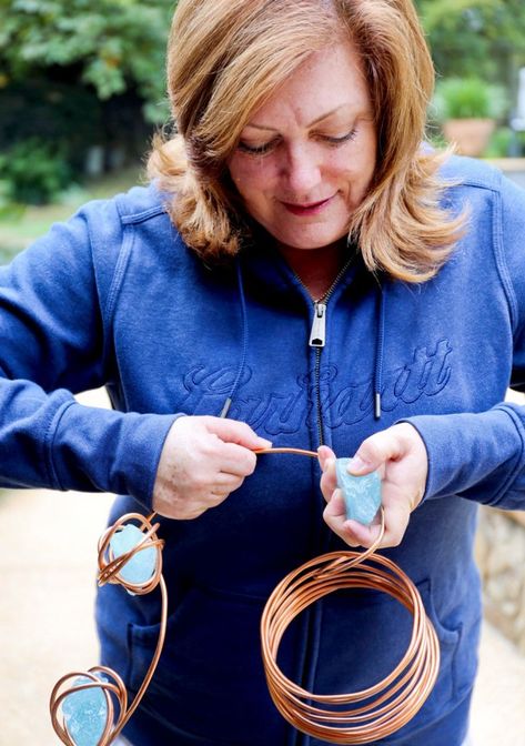 Rain Chain Diy, Drátěná Socha, Copper Rain Chains, Creative Mom, Glass Garden Art, Rain Chain, Rain Barrel, Metal Garden Art, Our Relationship