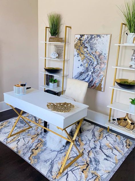 Women Office Room Ideas, Small Office Decoration Ideas, White And Gold Home Office Ideas, Baddie Office Decor, Office Glam Room Combo, Wfh Living Room, Cute Home Office Decor, Home Office Ideas For Women Vintage, Accent Wall For Office Work Spaces