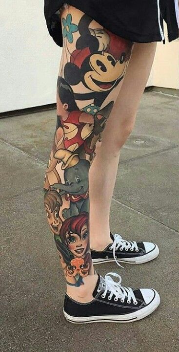 Tattoo Calf, Cool Tattoos For Girls, Disney Sleeve Tattoos, Tattoo Disney, Disney Sleeve, Girls With Sleeve Tattoos, Muster Tattoos, Theme Tattoo, Skeleton Hand Tattoo